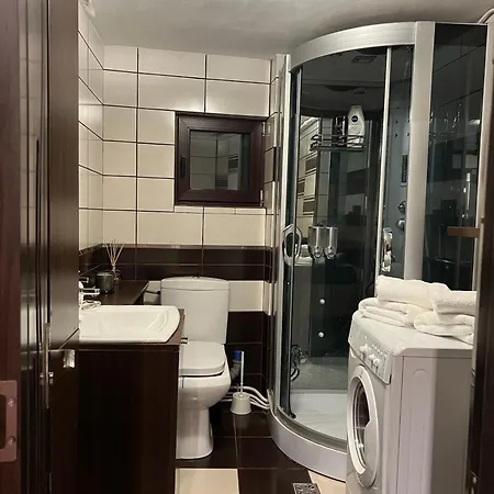 דירה Urban Oasis: Central Location