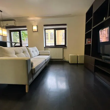 Apartment Urban Oasis: Central Location Bucharest