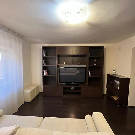 Apartament Urban Oasis: Central Location