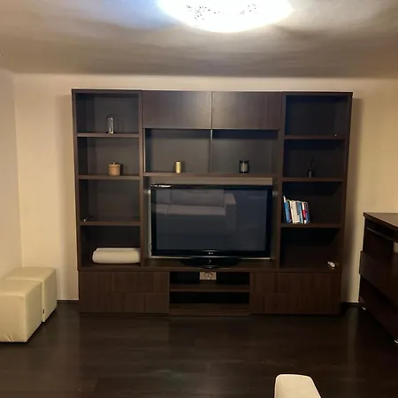 Urban Oasis: Central Location Appartement *