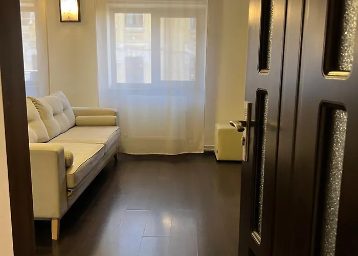 Apartament Urban Oasis: Central Location