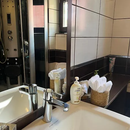 Urban Oasis: Central Location * Bükreş